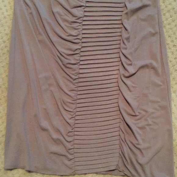 NWT Bodycon dress with ruching & sleeves - Picture 7 of 8